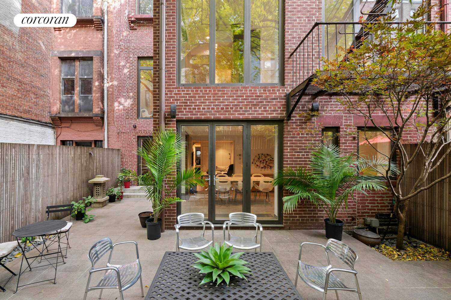 Tranquil Townhouse Like Sanctuary in the Heart of the Upper West Side !