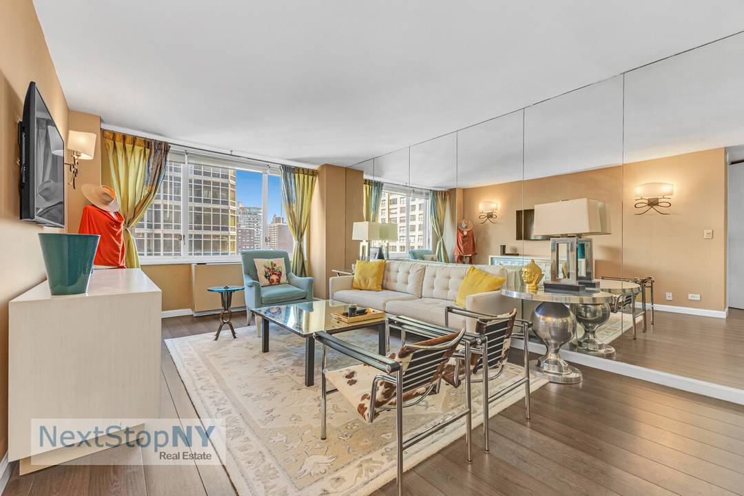 This high floor one bedroom offers a spacious layout and a beautifully renovated interior.