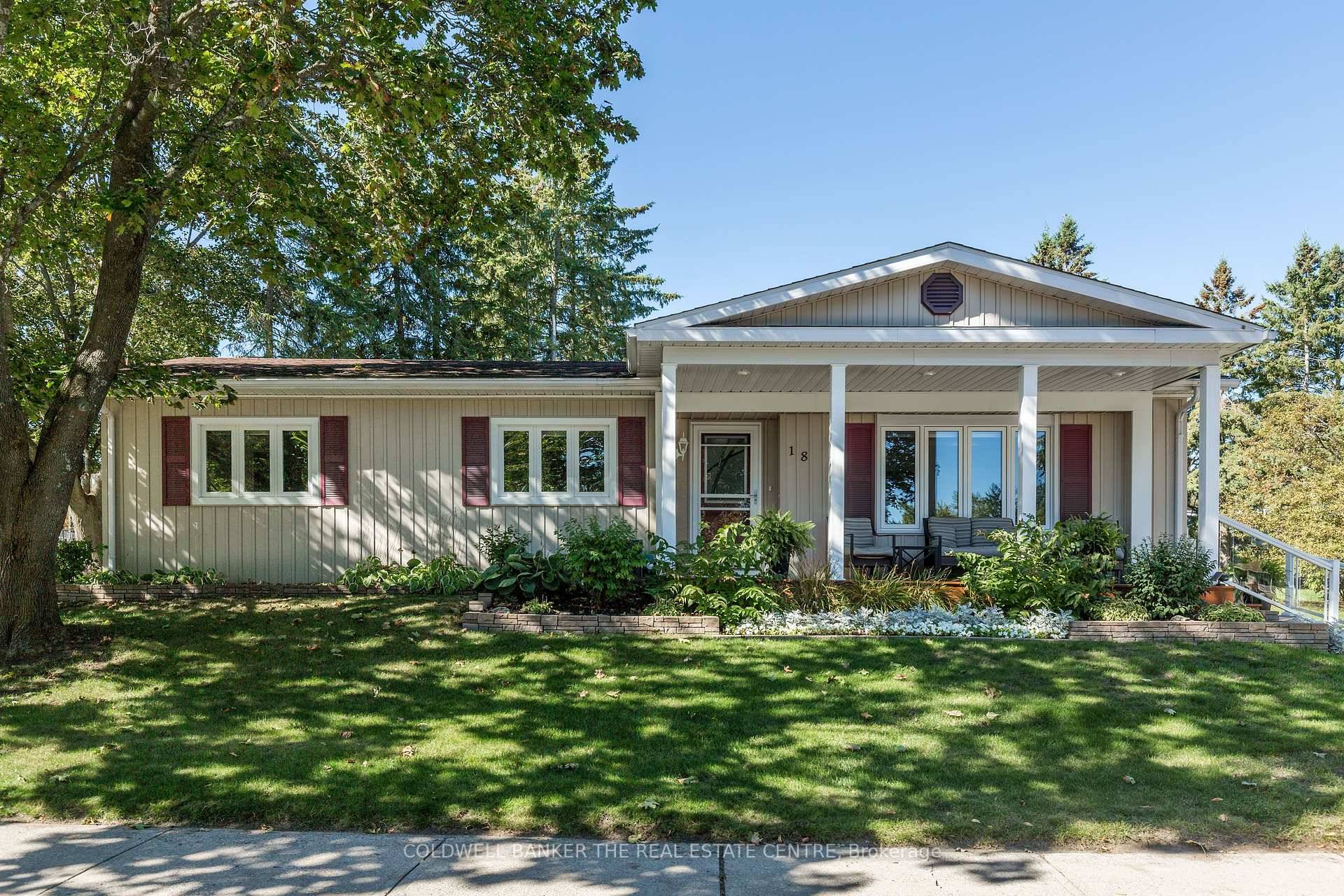 Remarkable bungalow on the North Side in Sandycove Acres !