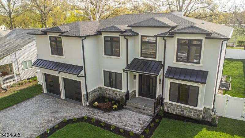 Introducing a beautifully crafted new construction in one of Paramus ?