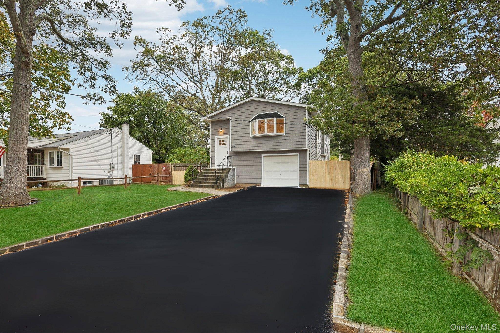 Welcome to 109 Rexmere Ave, Farmingville !