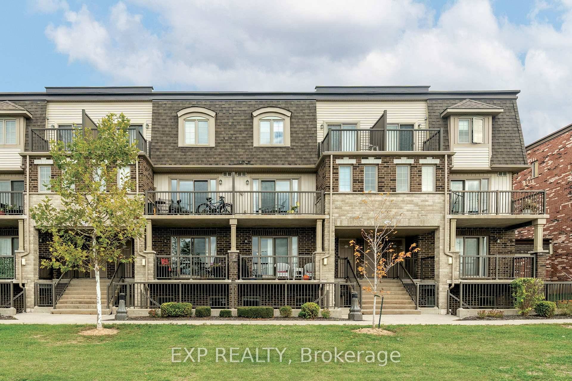 This lovely 2 bedroom condo townhouse has an open concept kitchen with an abundance of natural light.