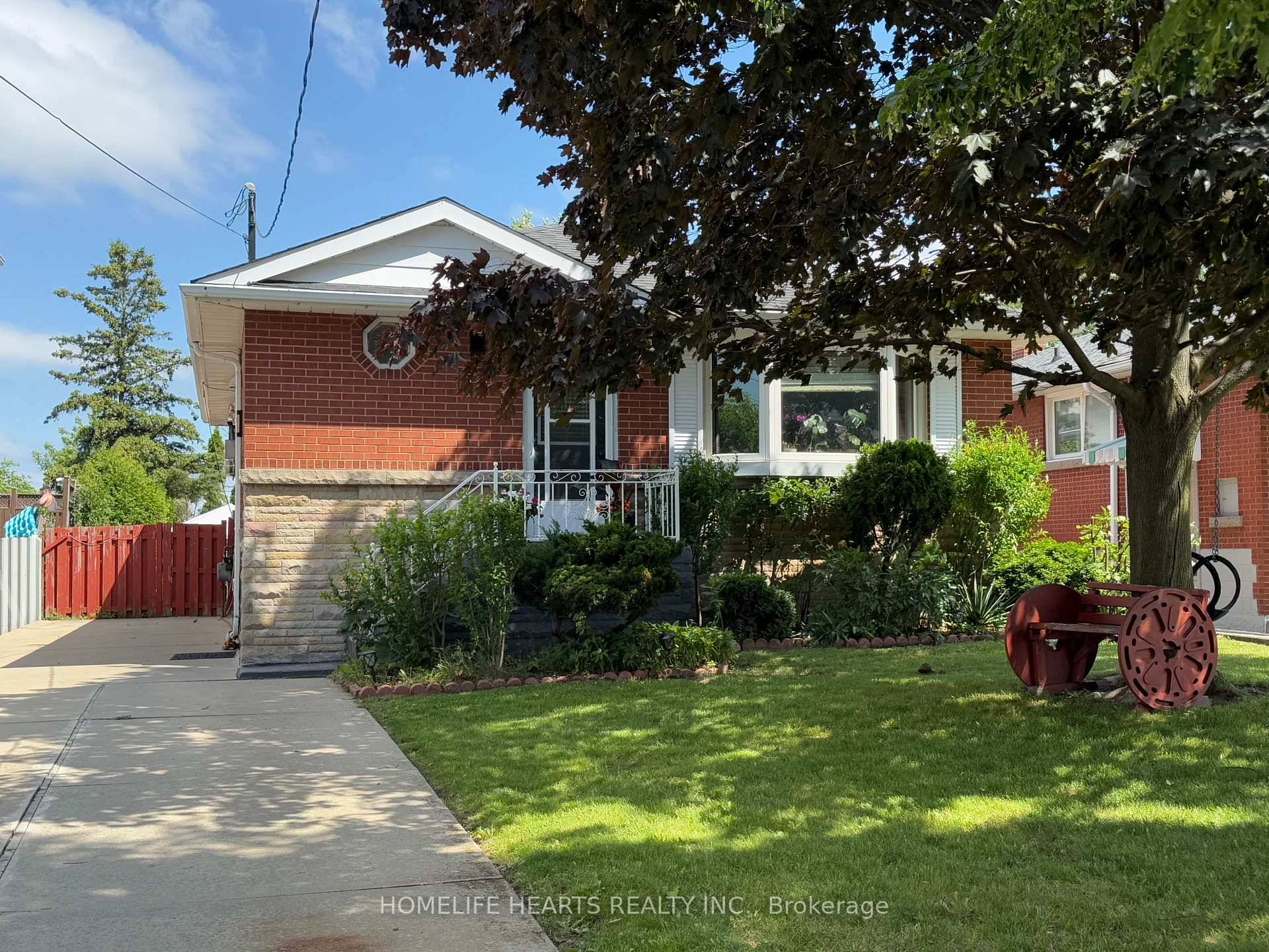 A Beautiful And Spacious Home, Close To School, Park And Limeridge Mall Long Driveway Fits 6 7 Cars Relaxing Backyard With A Large Inground Pool Potential For In law Suite ...