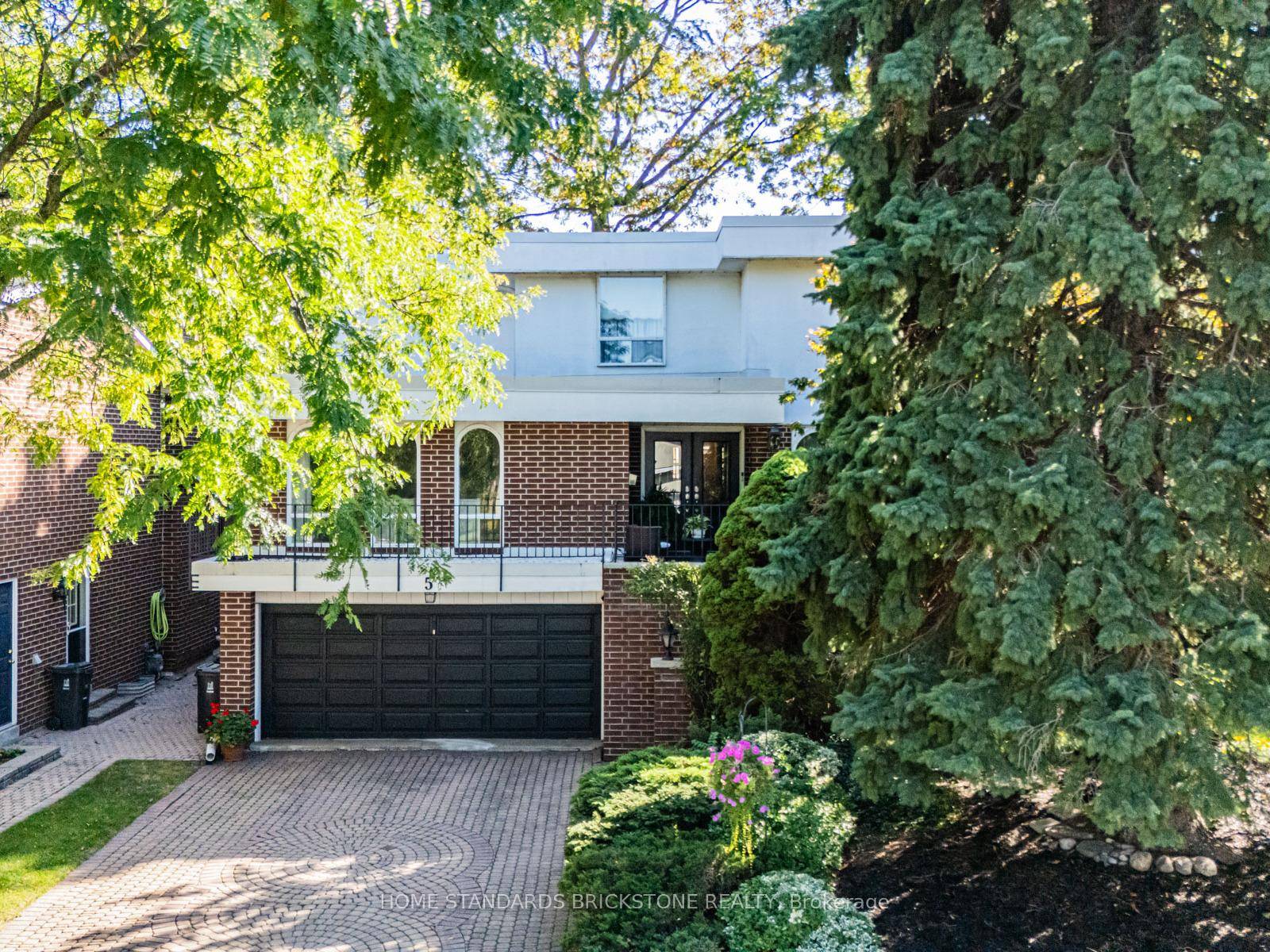 Welcome to 5 Poplar Heights Dr !