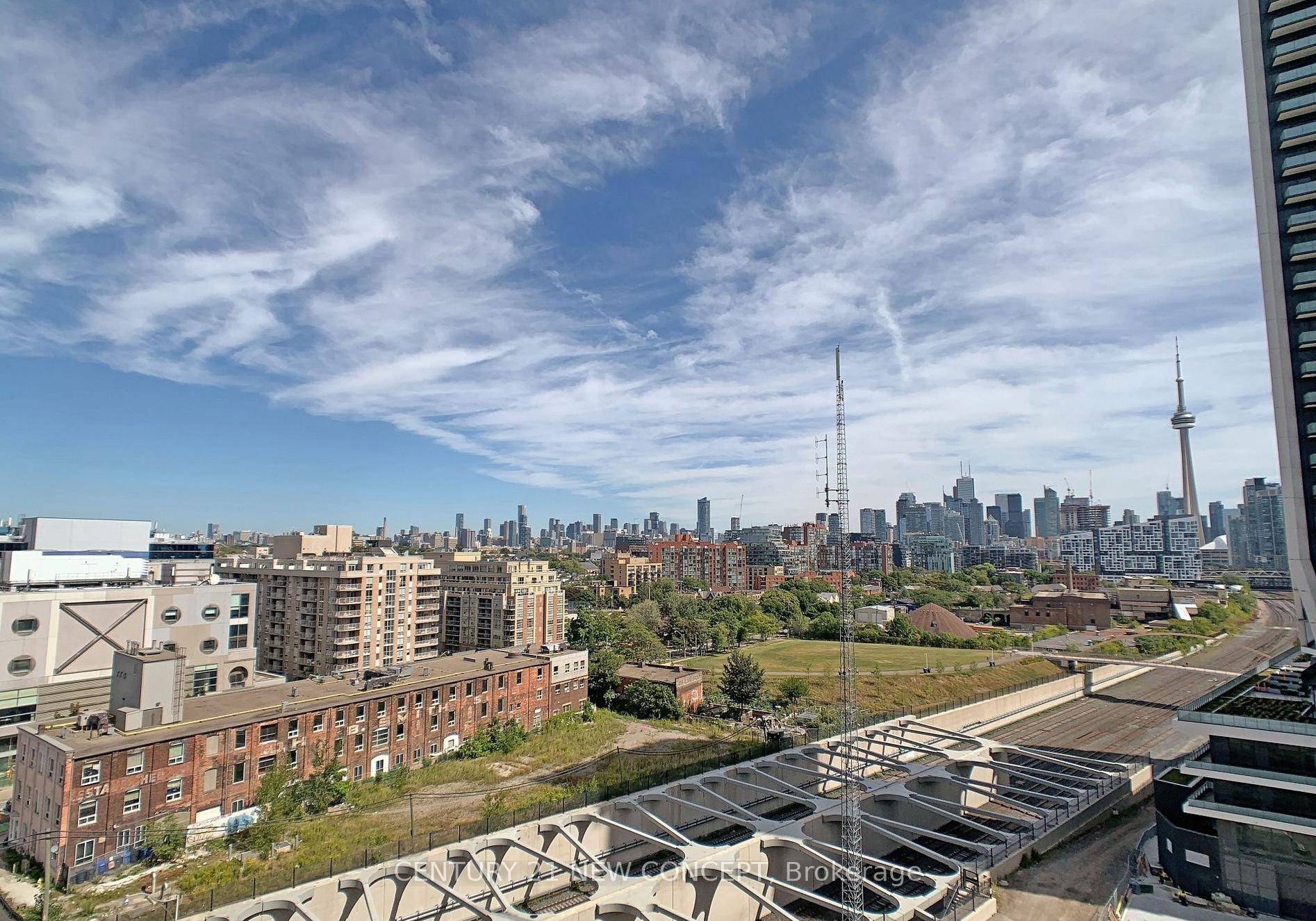 Stunning ZEN, Gorgeous Luxury Condo Located In Vibrant Liberty Village Spacious 1 BR Den W Sliding DR Can Be Use 2nd BR, Floor To Ceiling Window, 9FT Smooth Ceilings, Laminate ...