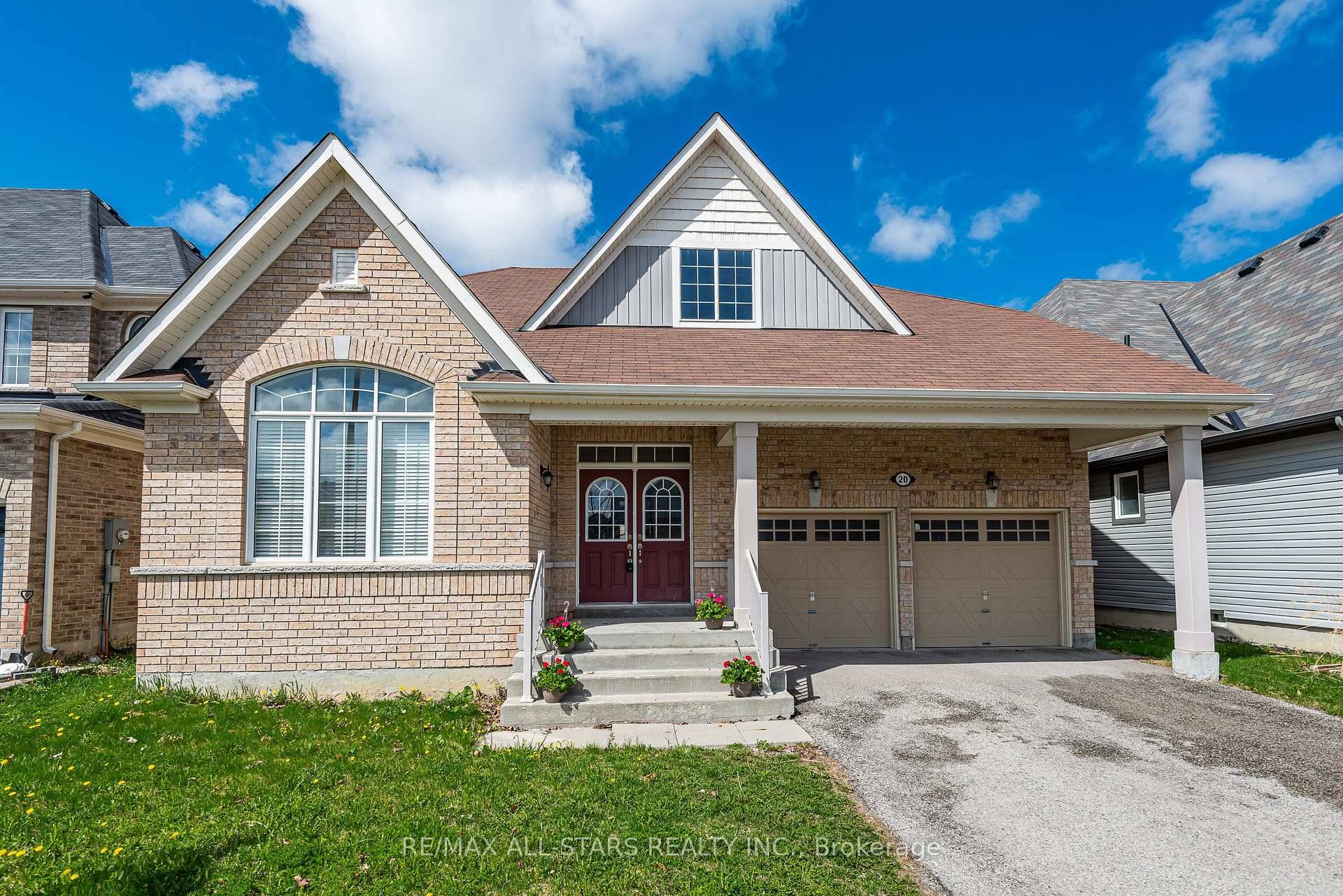 Beautifully Designed And Unique Bungaloft Having Large Open Concept Areas And Cathedral Ceiling In Main Living Space.