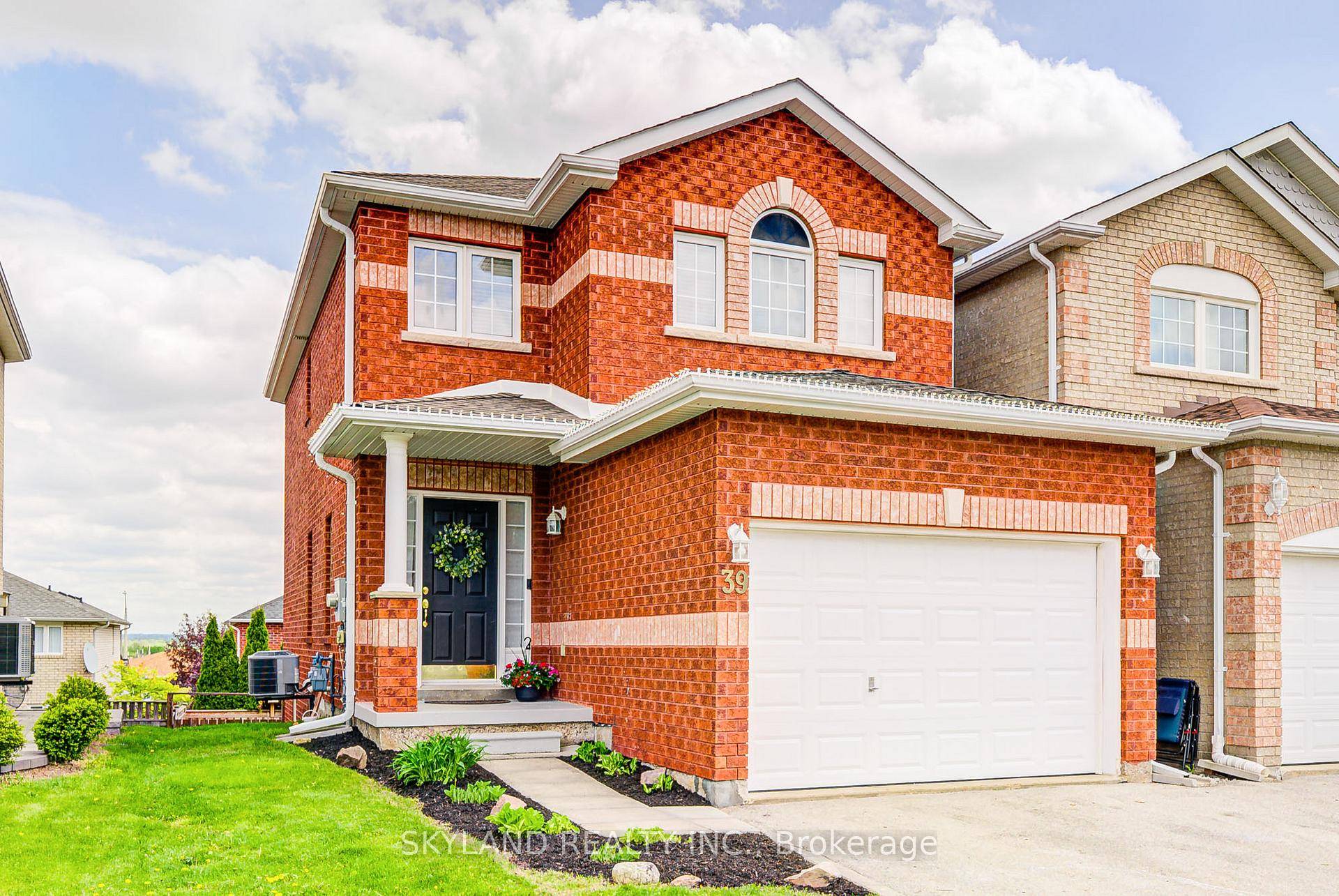 WOW ! Bright amp ; Renovated 'All BRICK DETACHED' Link Home with finished 'WALKOUT' Basement in the BEST part of Bradford !