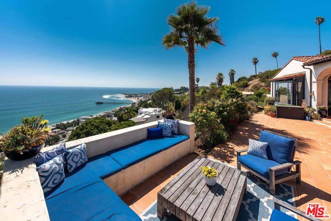 22800   Beckledge Ter 3BR Malibu La