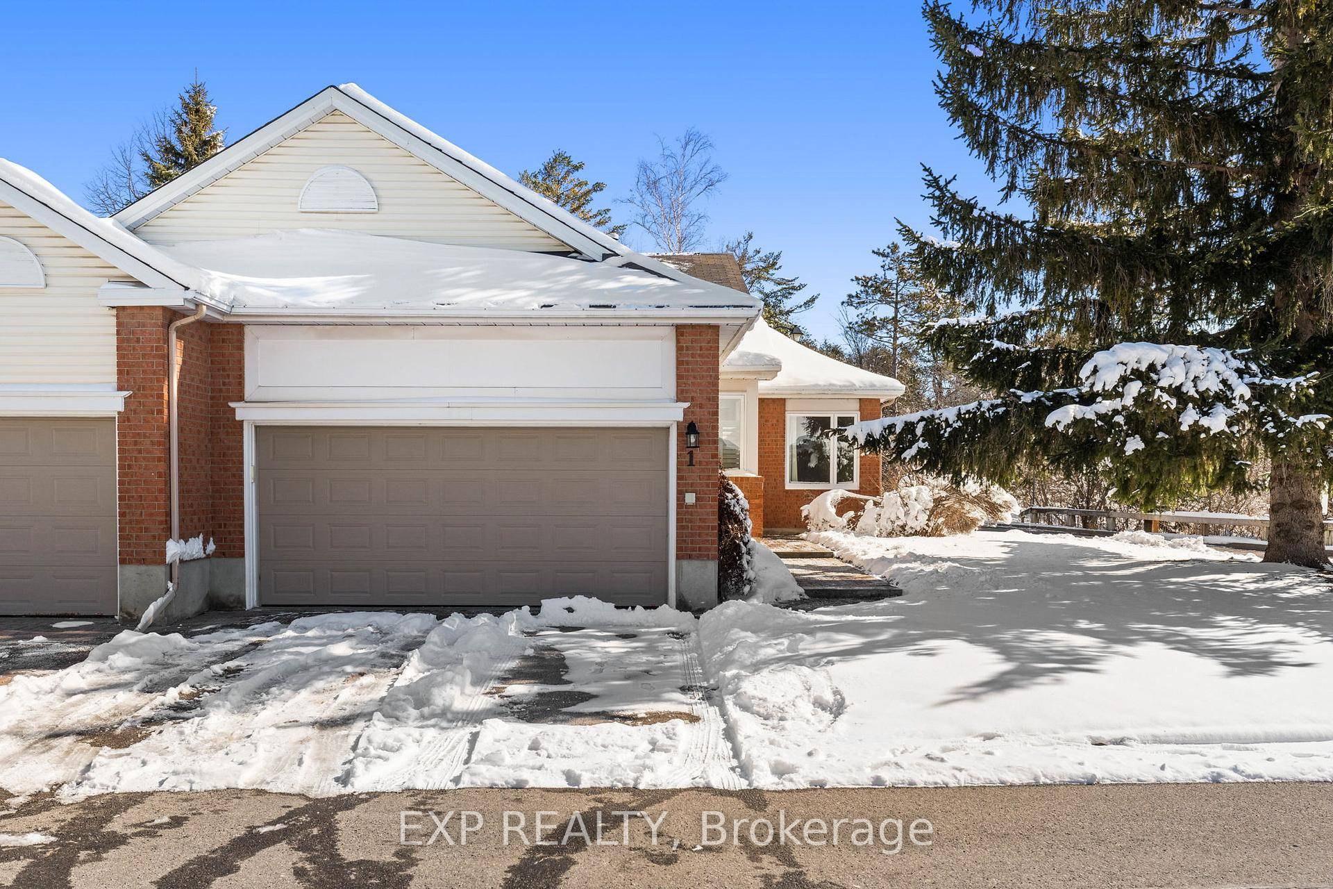 This gorgeous end unit model is a rare find and even better, this fantastic 3 bedroom, 2 bathroom row unit bungalow is located in the gorgeous neighbourhood of Amberwood in ...
