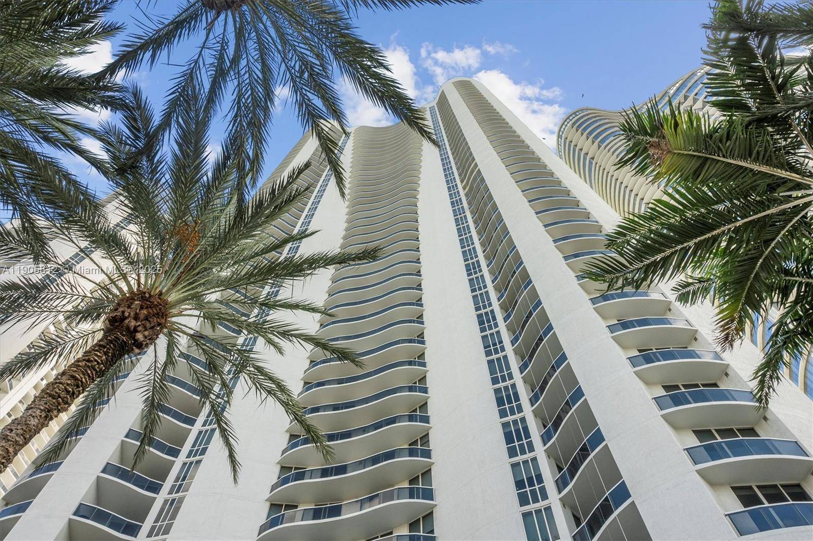 Take in breathtaking views through stunning floor to ceiling windows that lead to oversized glass balcony, with panoramic vistas of the Intracoastal, Biscayne Bay amp ; the Miami skyline.