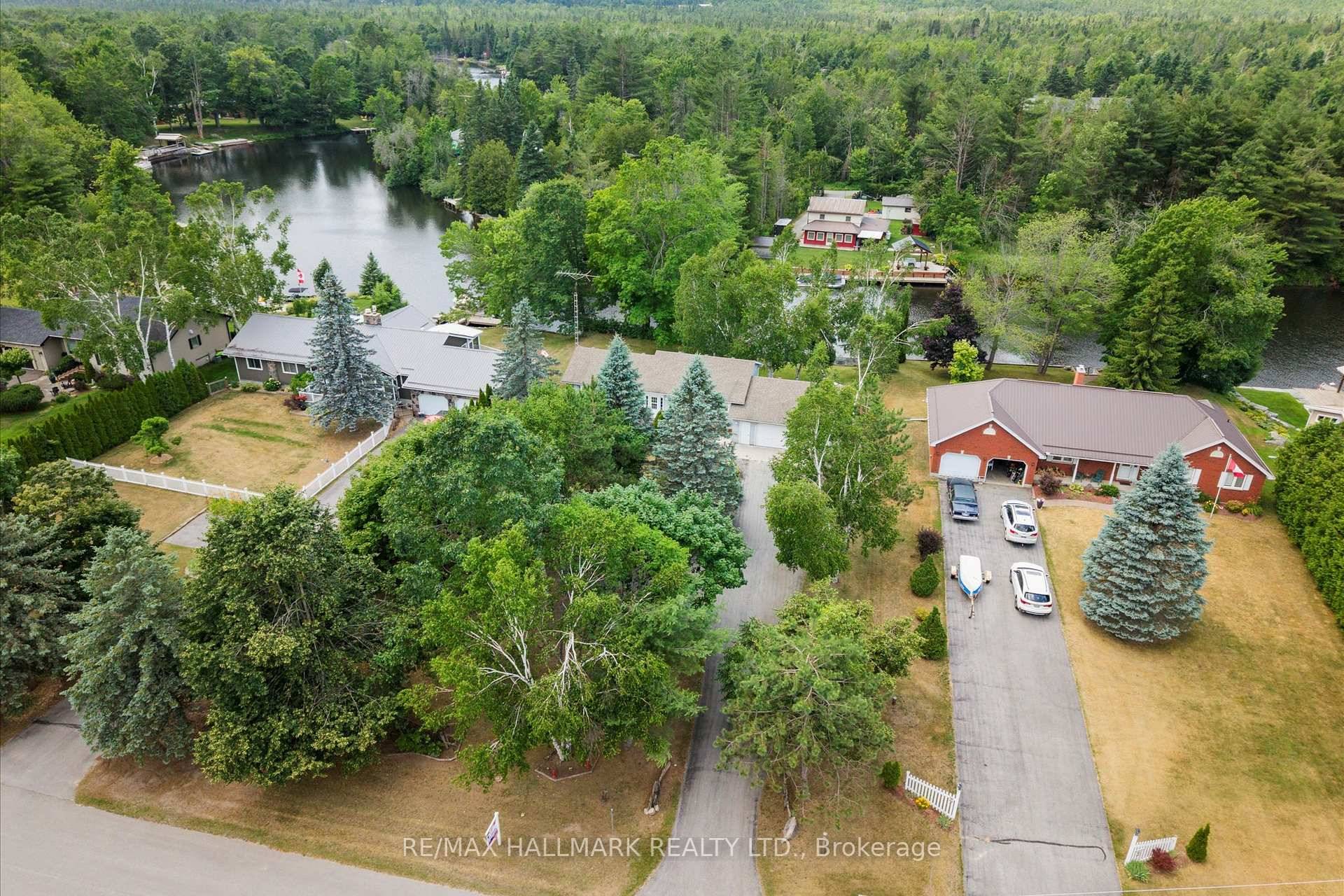 Welcome to 6 Evans Drive located in the beautiful area of Fenelon Falls Direct Waterfront 100 feet on the Burnt River This custom built home is a 3 1 bdrm ...