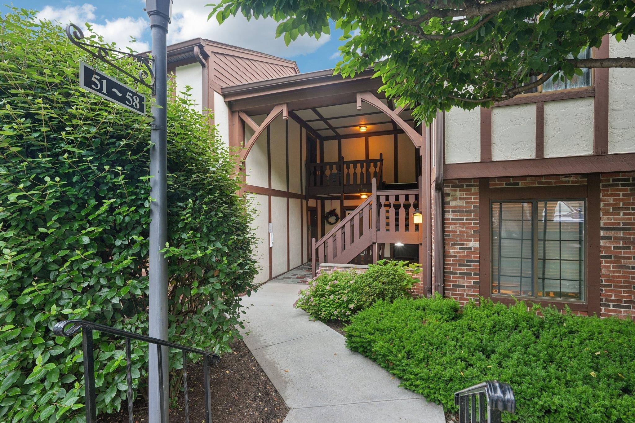 The Foxwood community is ideally located and provides all the comforts you are seeking.
