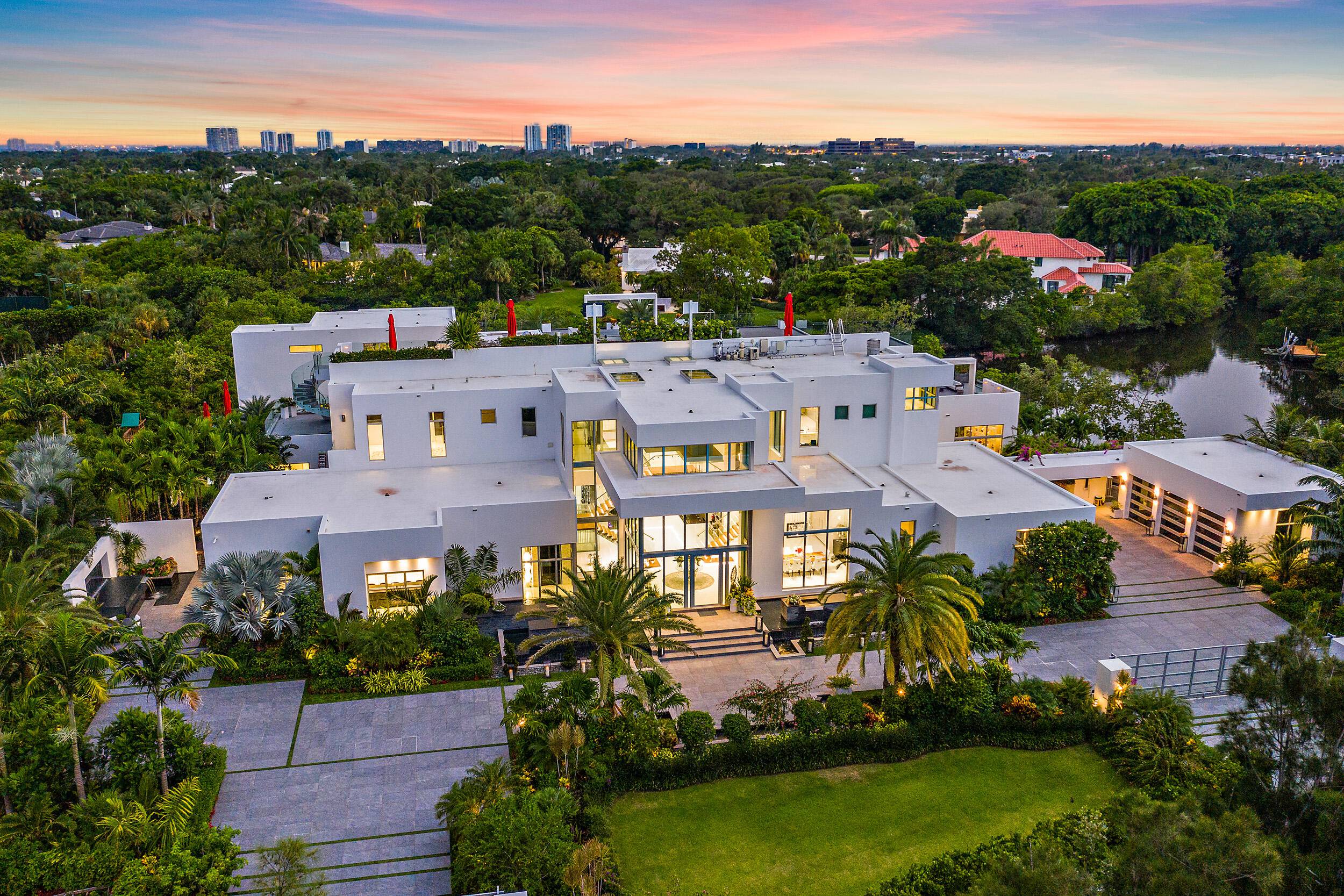 An architectural dream ! The ''Seminole Sanctuary'' offers 6 bedrooms, 8 full, and 3 half baths, designed to absolute perfection on nearly 2 acres of lush landscaping, including a citrus ...