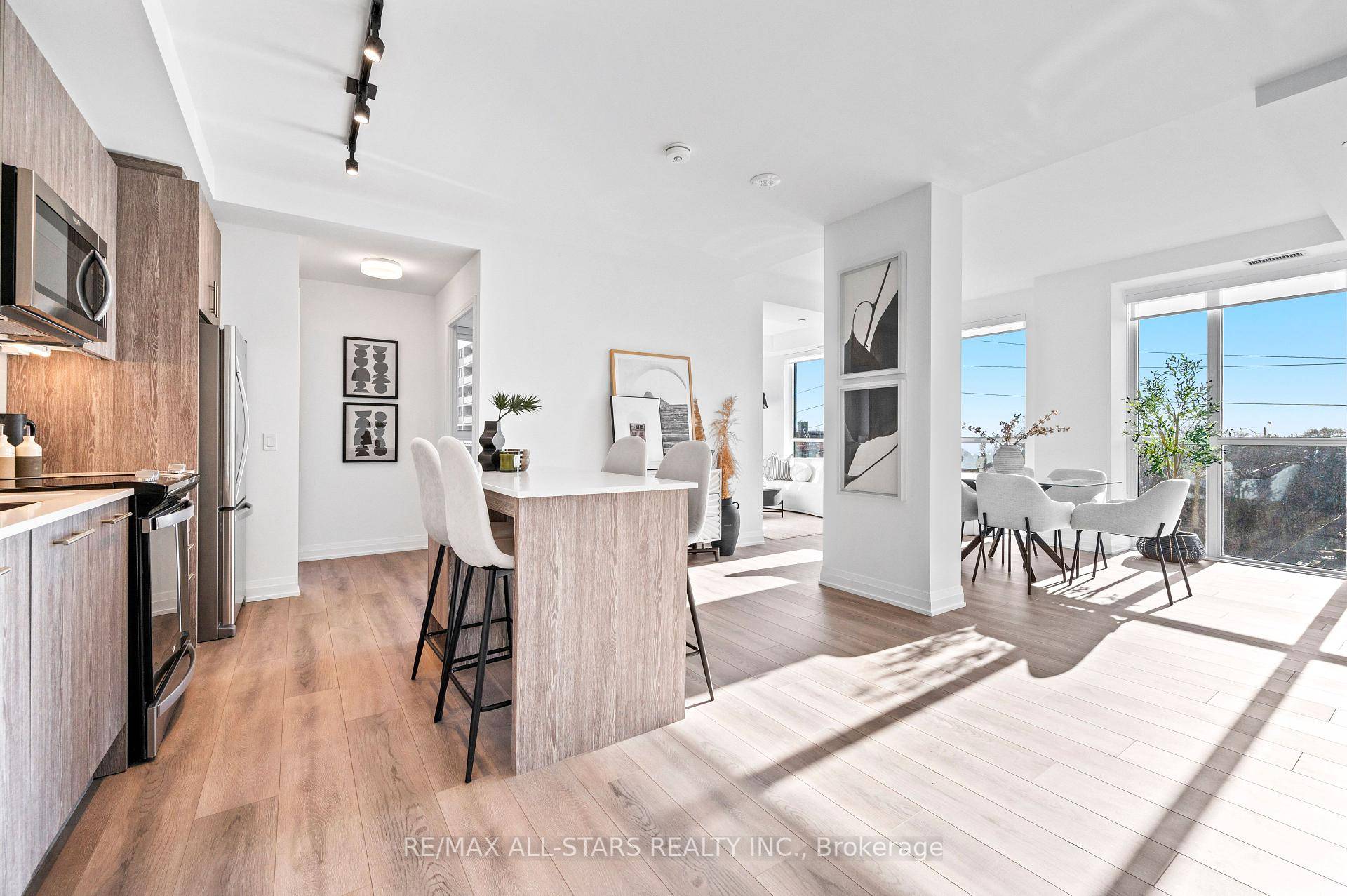 Discover the pinnacle of luxury living at Linx Condos by Tribute Communities.