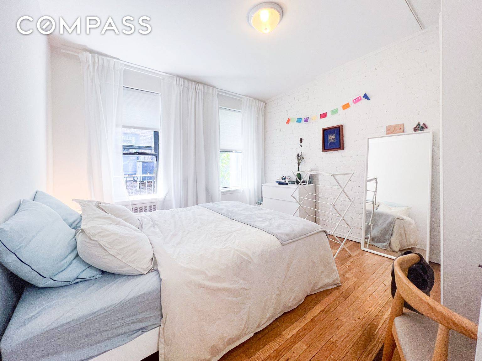 Gorgeous Chelsea 1BR with SKYLIGHT Exposed brick, decorative fireplace Sorry, no pets furniture from past tenant