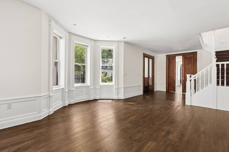 A unique rental opportunity to live in Harlem's most beautiful house !