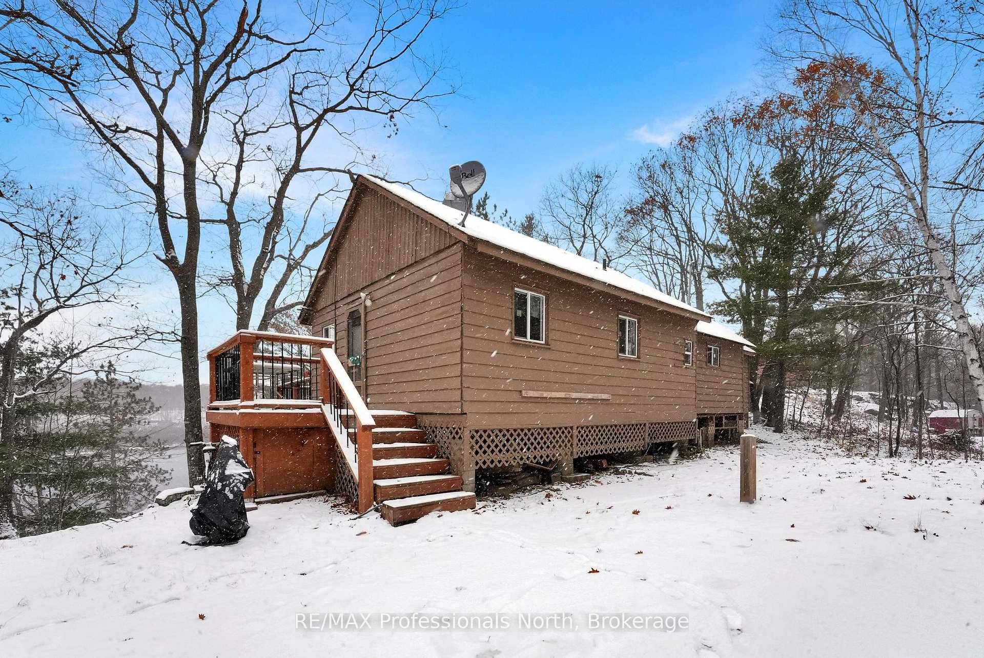 Welcome to your perfect lakeside getaway on beautiful Little Gull Lake, just 10 minutes from Minden and all the town's amenities.