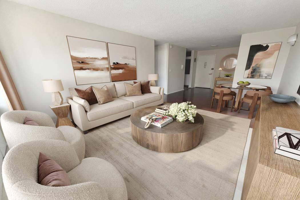 Welcome to this beautifully appointed one bedroom, one bathroom condominium in one of the Upper East Side's most prestigious and well established luxury buildings.