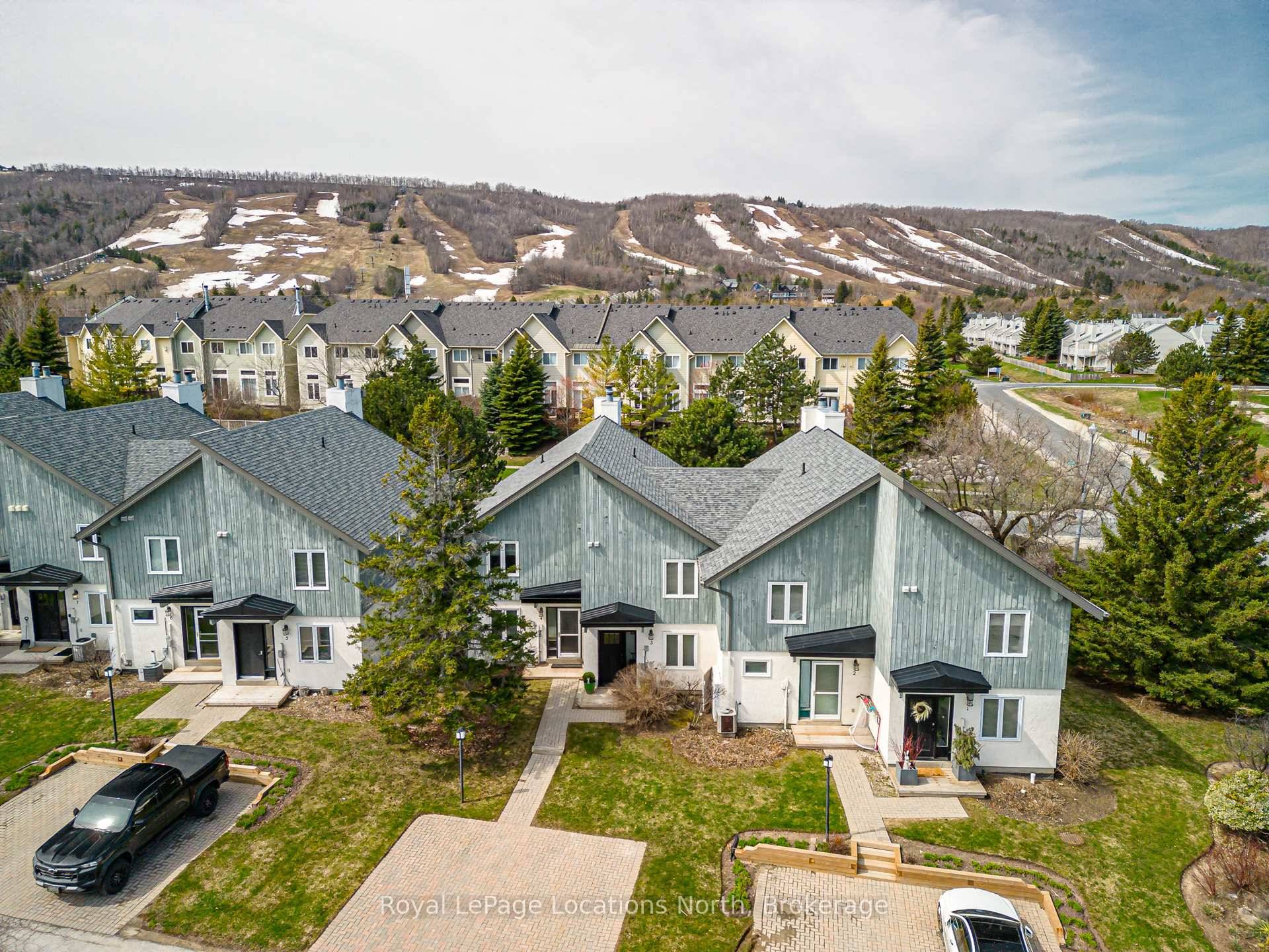 Don't miss this completely renovated 3 Bedroom, 3 Bathroom, 1, 301 SQFT townhome in the very popular Summit Green development.