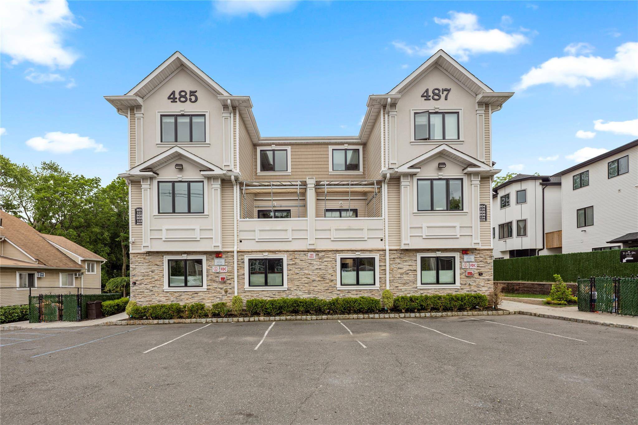 This stunning 4 bedroom home offers the perfect blend of space and functionality, perfectly situated in a desirable location.