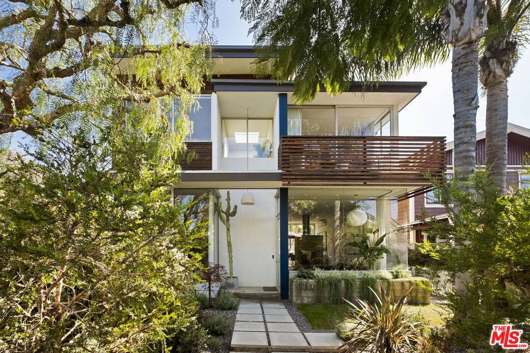 764   Nowita Pl 3BR Marina Del Rey La