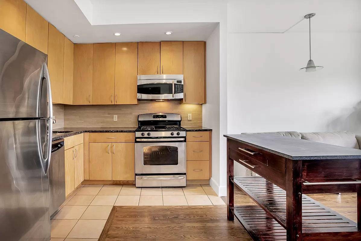 Welcome to your new home at 362 Saint Nicholas, apt 9A, New York NY, 10027.