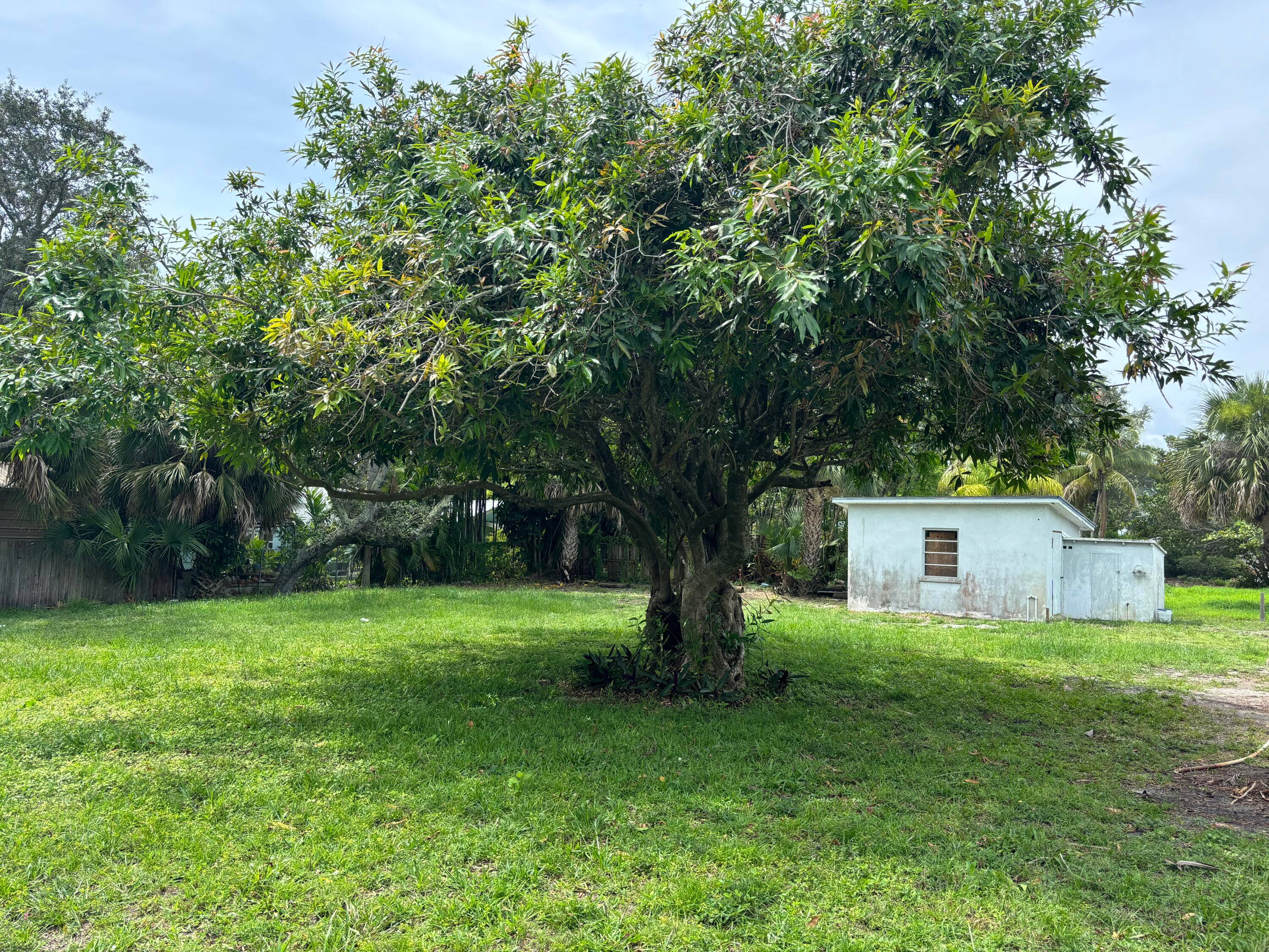 High Dry Cleared Lot in Prime Rio Location !