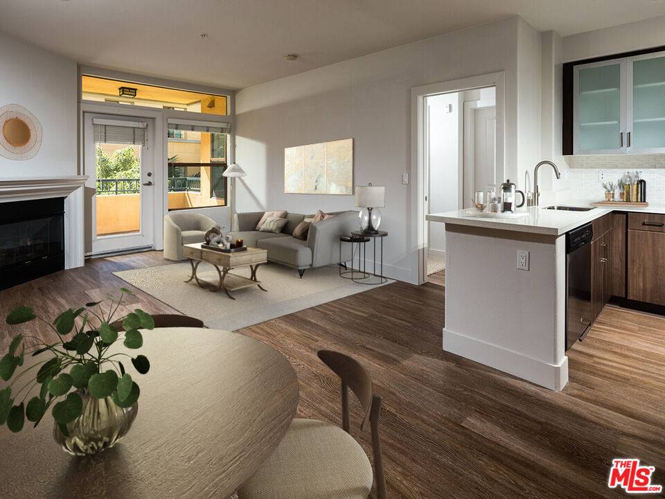 1041  E Glendon Ave 1.0 Westwood LA