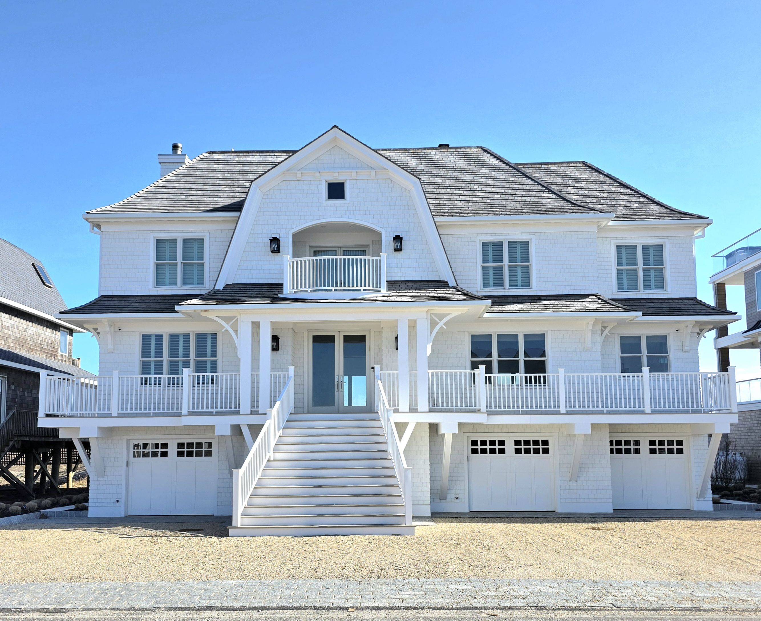 LUXURIOUS DUNE ROAD OCEANFRONT SANCTUARY