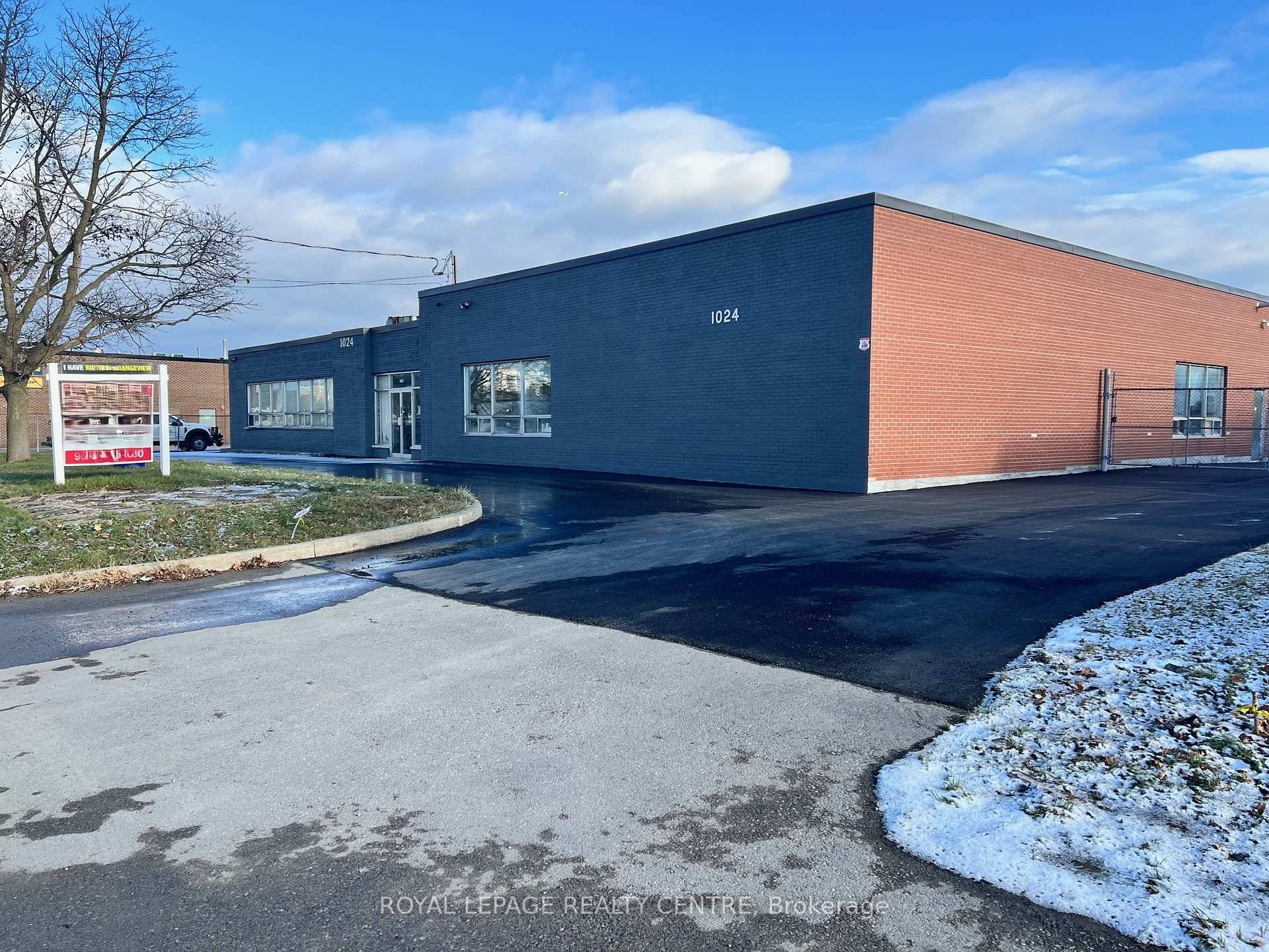 19070 Sq Feet In A Prime Location Close To Lakeshore Rd And QEW Can Be Divided In Half.
