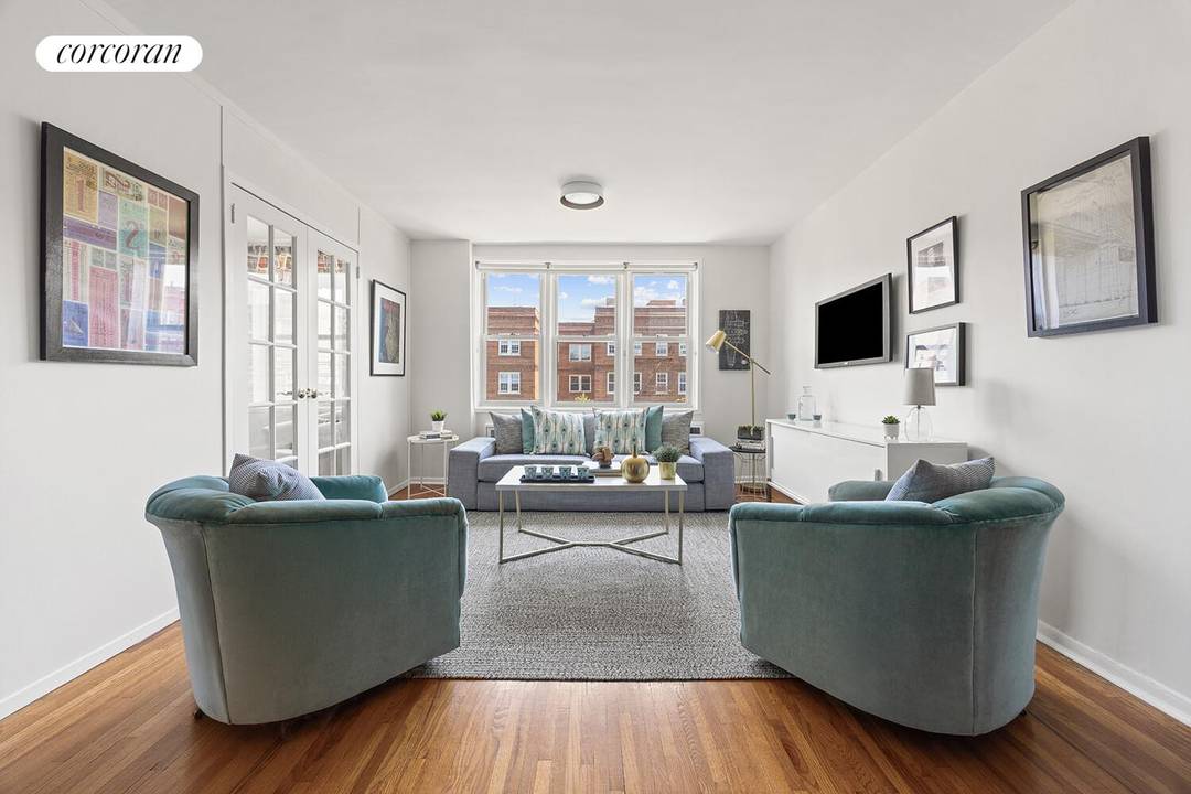 Sunny and spacious, on the 6th floor of a well maintained elevator coop, this bright, two bedroom apartment in the heart of Ditmas Park boasts an expansive and flexible layout.