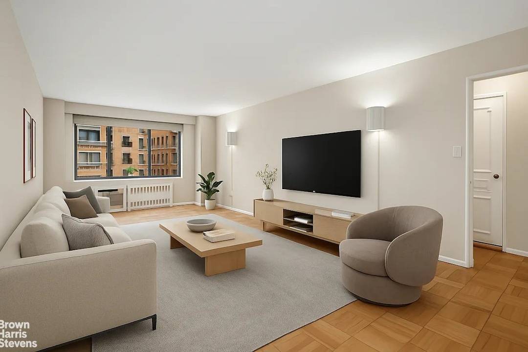 Welcome to 5R at Sutton Gardens, a beautifully renovated one bedroom, one bathroom home in a classic mid century co op located in the heart of Sutton Place.