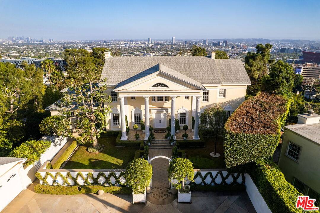 1350 Belfast Dr 4BR Sunset Strip La