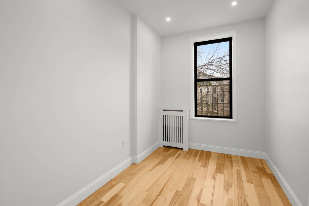 Brand new to market ! Be the first to enjoy this fully renovated, stunning 1 bedroom in vibrant Prospect Heights.
