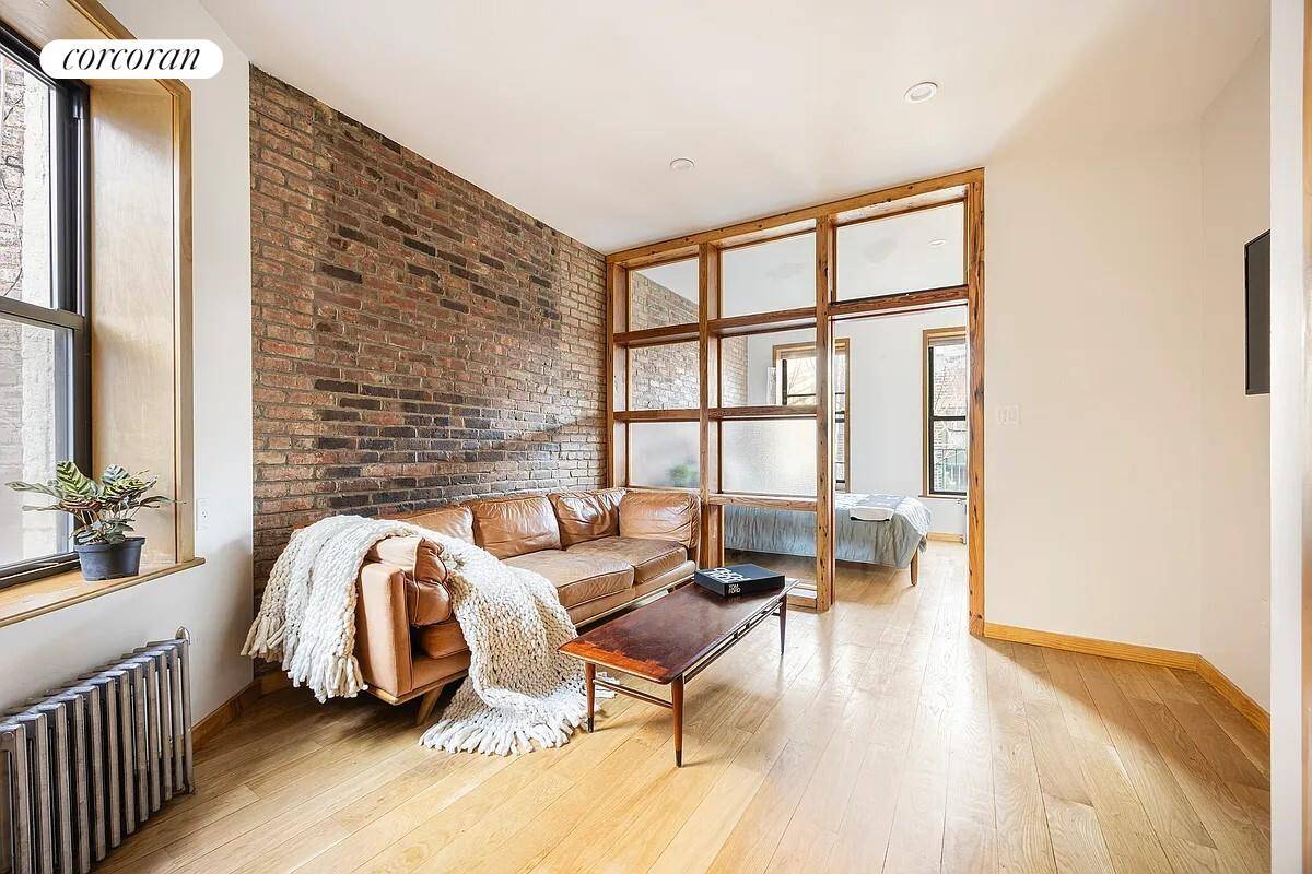 Turnkey one bedroom in the heart of Lower East Side.