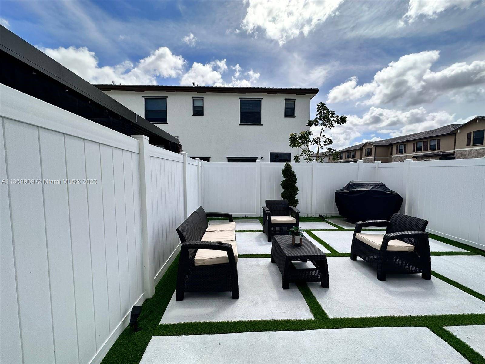Aquabella By Lennar Home, was built in 2020 Great opportunity to purchase your new home !