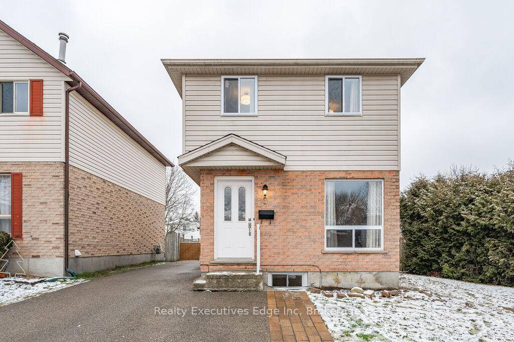 Welcome to 5 Troy Crescent.