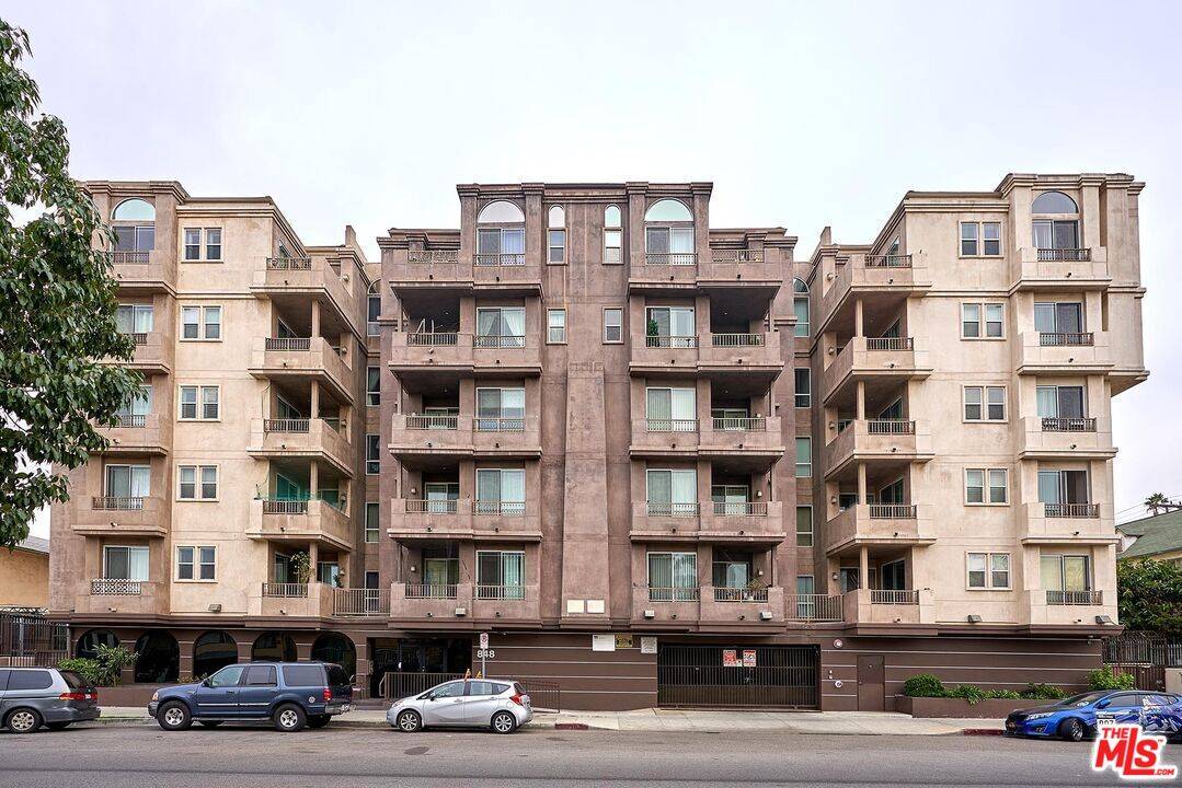 848   Irolo St 3BR Hancock Park La