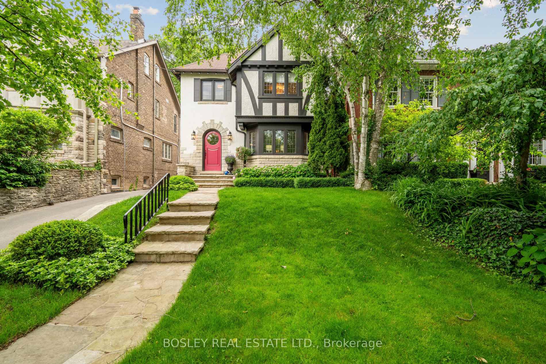 Perched a top a hill in the heart of North Rosedale, this cherished family home offers an extraordinary opportunity to live in one of Toronto's most sought after neighborhoods.