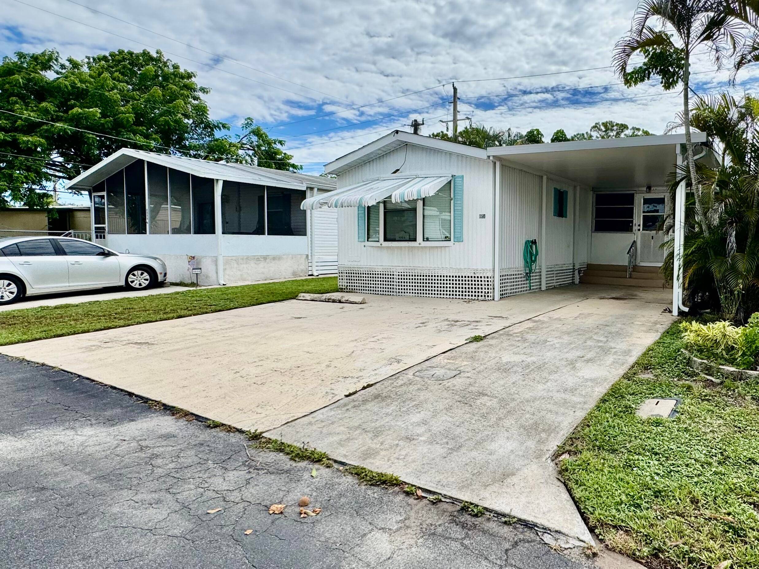 DEEDED LOT YOU OWN WITH LOW HOA OF ONLY 50 MONTH.