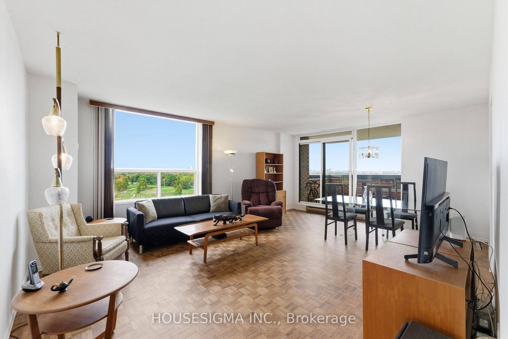 Welcome to one of the most premium suites in this beautifully located Mississauga condo.