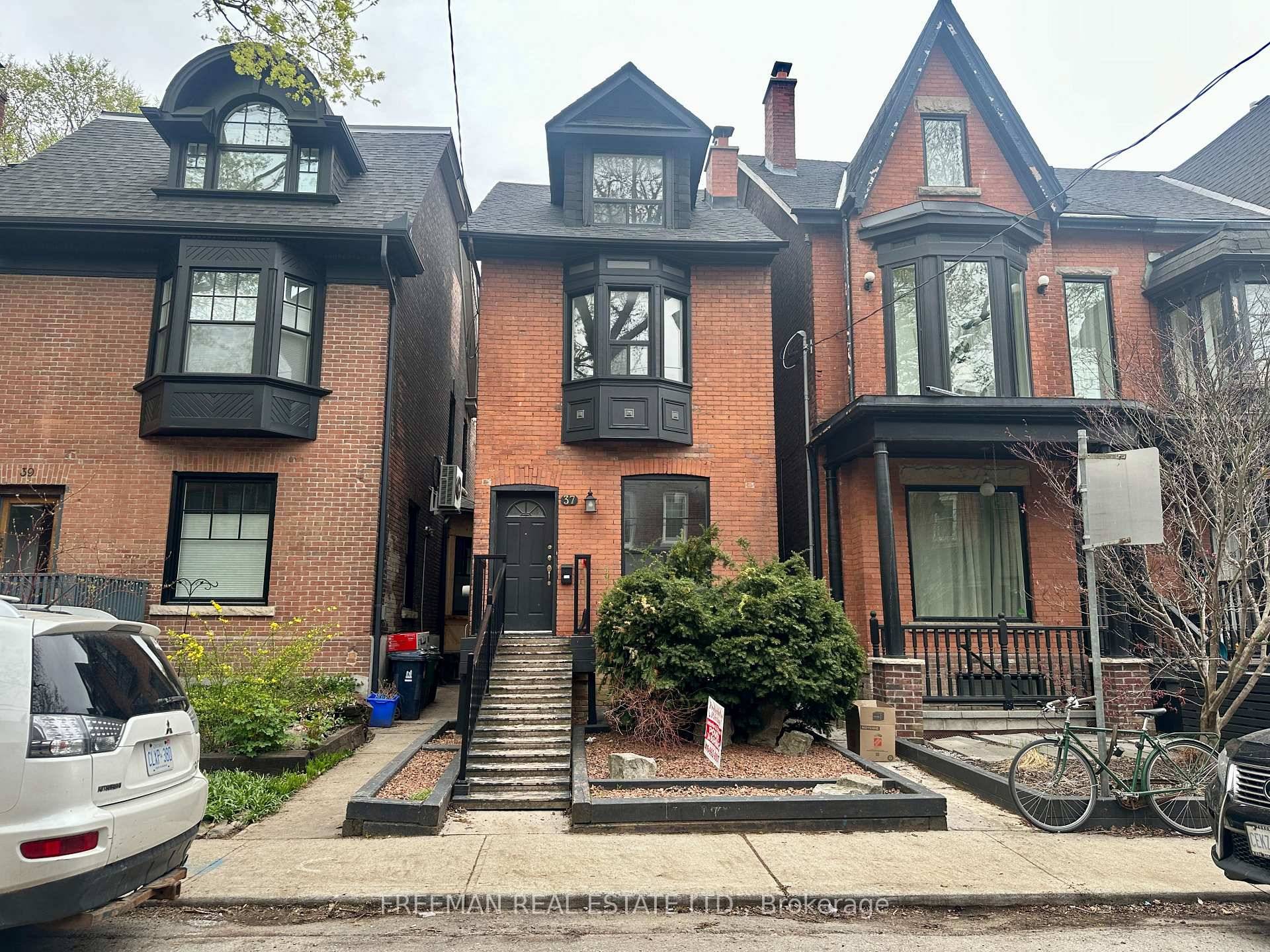 ENTIRE HOME ! No basement tenants.
