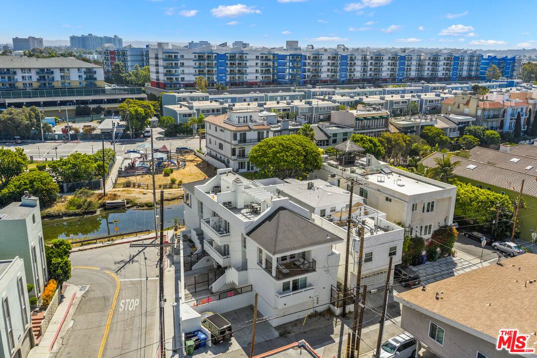 3501   Esplanade 6BR Marina Del Rey La