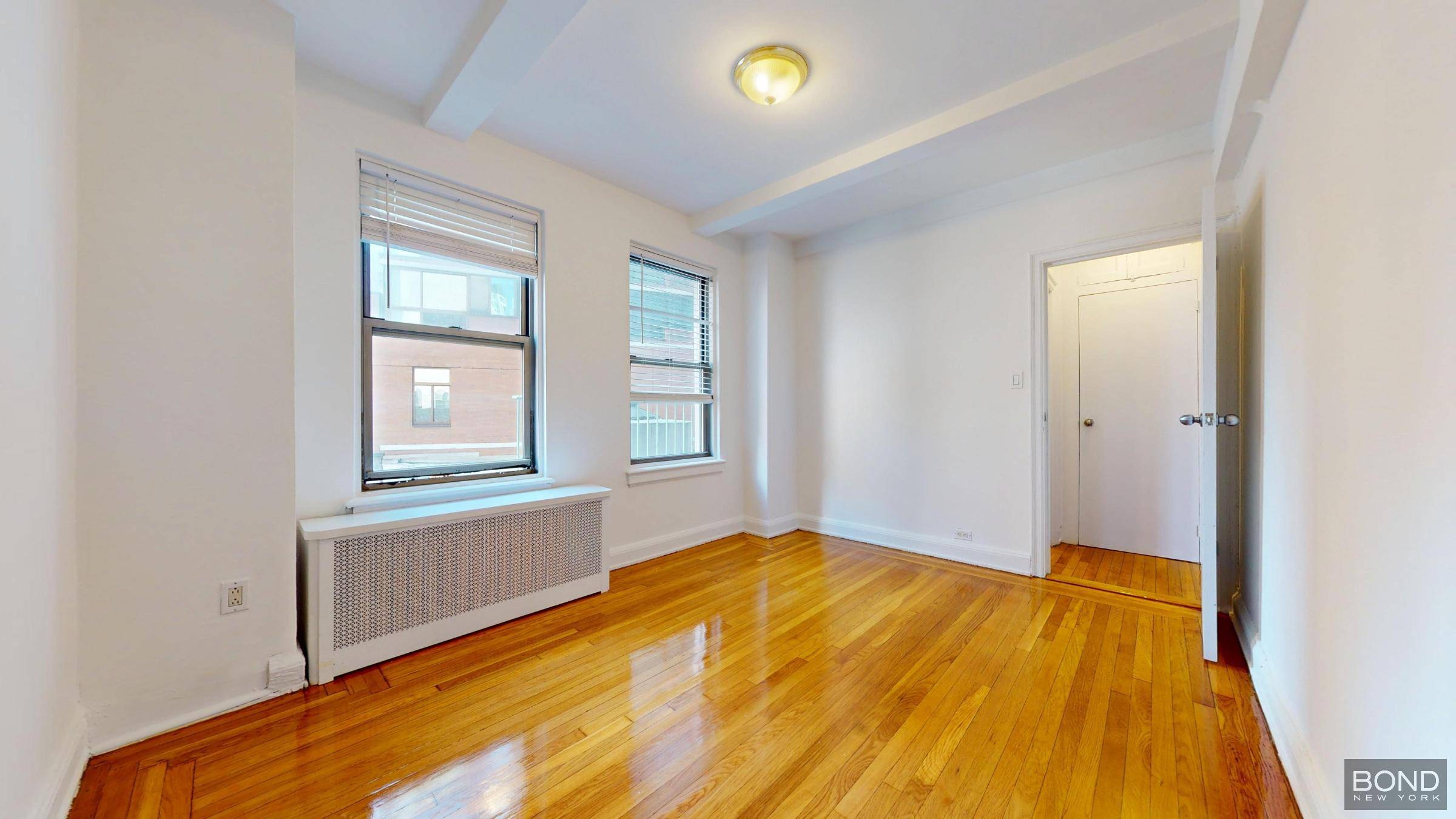 Welcome to this charming 1 bedroom apartment located at 301 E 38th Street in the heart of Murray Hill.