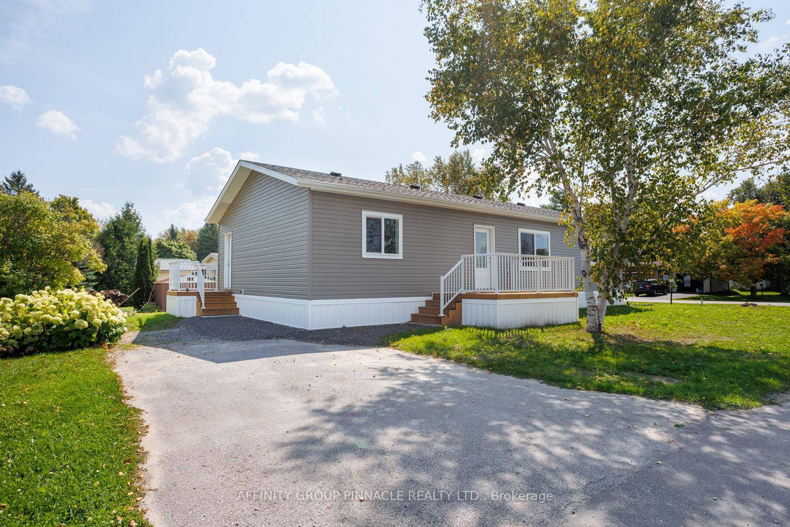 Brand new, never lived in, 1400 sq.