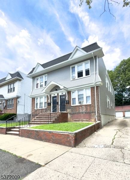 Come see this Large RARE 4 family with 2 2 bedroom apts rented at 1775 and 2100 plus 2 3 bedrooms being delivered vacant with a market rent of 2450 ...