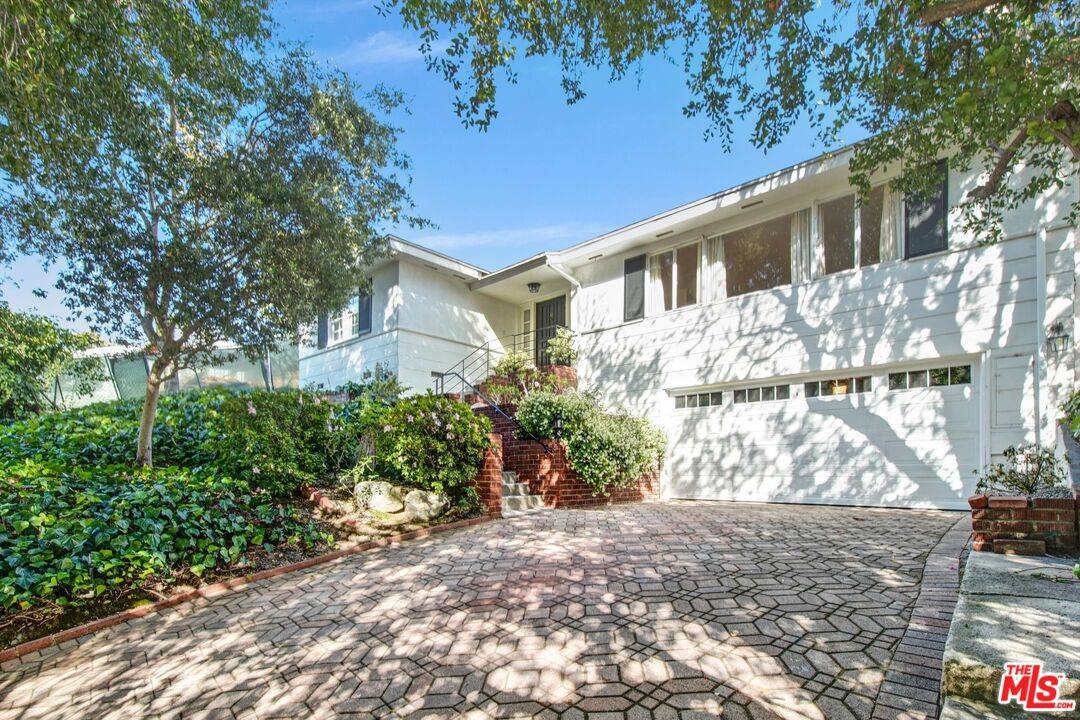 288   Tavistock Ave 5BR Brentwood La