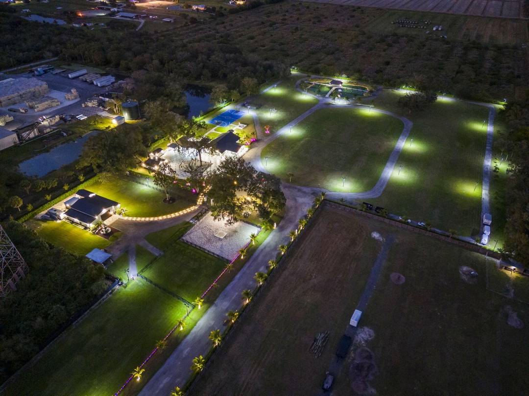 Private 12. 45 Acre Luxury Equestrian Estate Premier Income Opportunity An extraordinary, fully renovated 12.