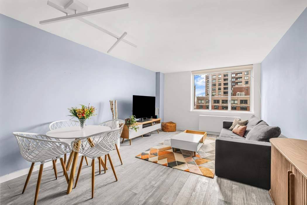 Newly renovated 695 sqft one bedroom condominium with bright southern exposure overlooking Rector Park.