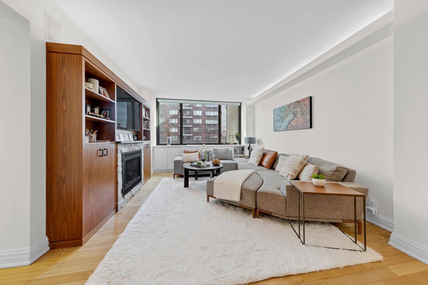 Welcome to Residence 7E at Maison East Condominium 1438 Third Avenue 81st Street.